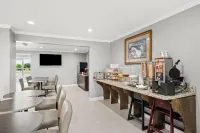 Microtel Inn & Suites by Wyndham Lexington - breakfast