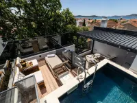Villa Tria Quercus with Rooftop Pool