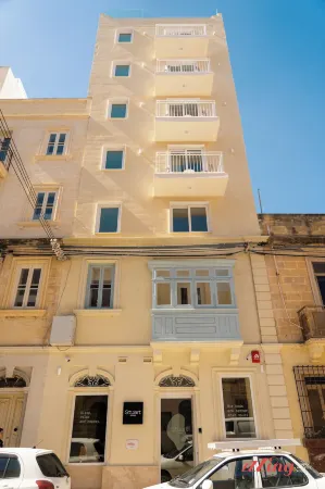 Stuart Rooms by Zzzing Отели в г. Ta' Xbiex