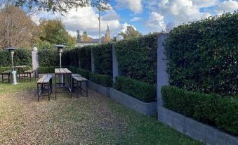 Australian Hotel Young