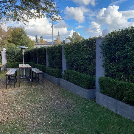 Australian Hotel Young