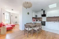 Apartments in Champigny-Sur-Marne - 30 Minutes from Disneyland Hotels in Saint-Maur-des-Fossés