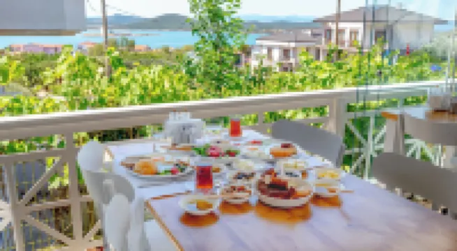 Cunda Pur Beyaz Hotel