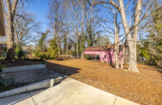 Stylish Apartment with Full Kitchen and Smart TV - Cozy Retreat Hotels in Forest Park