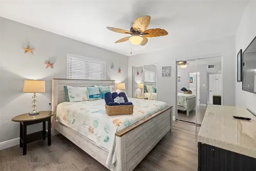 Spacious and Short Drive to Beach