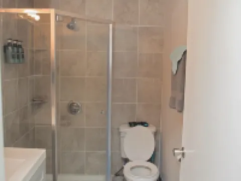 Unit 4 Welcome to the Red bungalow - Second floor studio Hotels in Bacliff