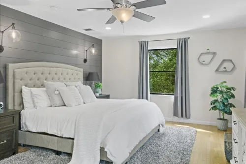 Serene Hudson Valley Escape in Historic Montgomery with Hottub,Pool,King Suite