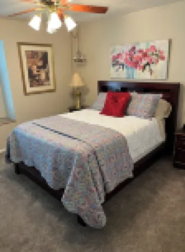 Spacious 5-bedroom house with AC and WiFi in enjoyable West Point