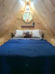 Raccoon Lodge at Coops Creek Cabins