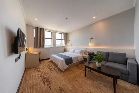 Legend Hotel and Resort Отели рядом с достопримечательностью «Порт Сихануквилл»