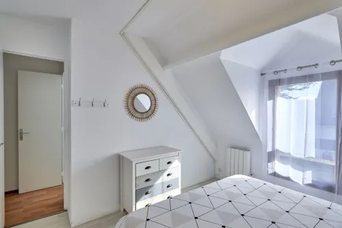 House with garden, 8 minutes Beach LA BAULE, residence with swimming pool