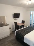Budget on the Lake Hotels in Hamilton