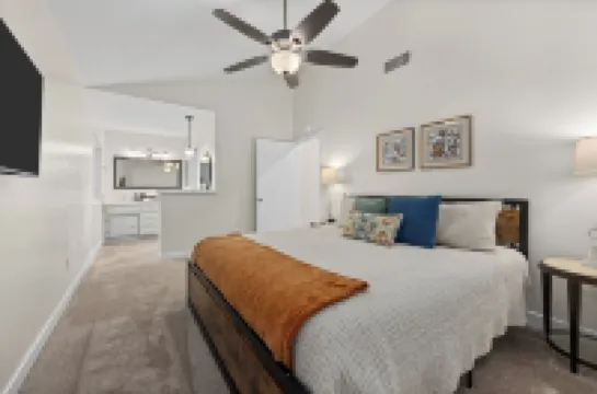 Entire condo in Bakersfield with WiFi, AC