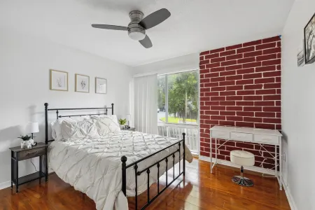 Cozy 1-bedroom condo in next to the hospitals and the university