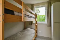 Bungalow in Eureka with Spacious Garden