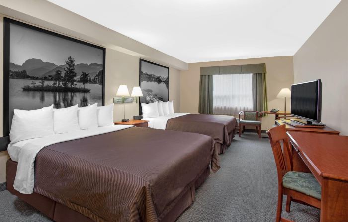 Super 8 by Wyndham Sault Ste Marie on