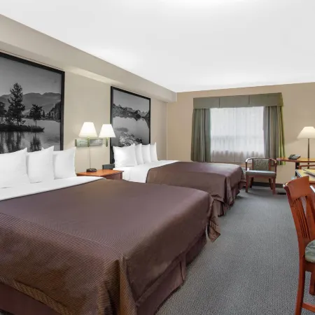 Super 8 by Wyndham Sault Ste Marie on