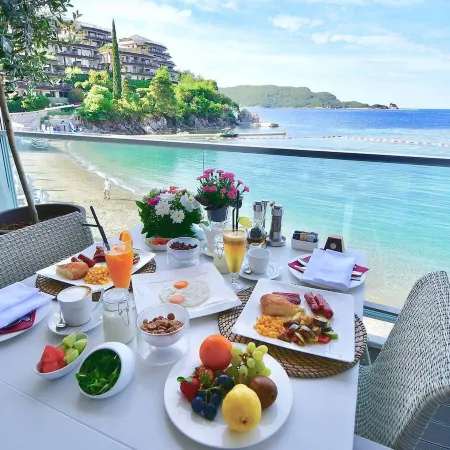Bellemond Hotel & Residences Отели рядом с достопримечательностью «Пляж Пизана»