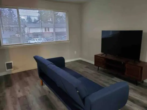 Cozy in Lacey, 2B/1B