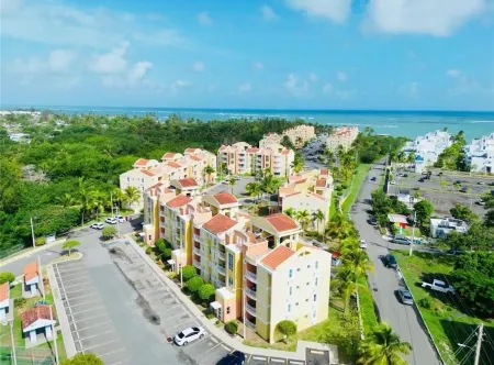 Charming 2-bedroom condo with AC, fitness room in adorable Loiza