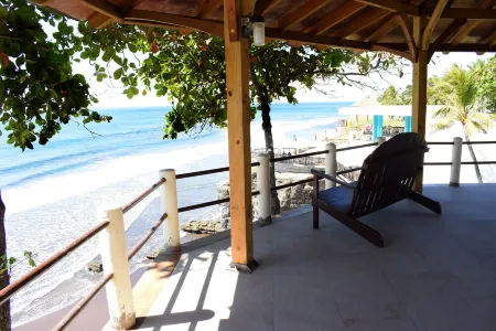 Ocean Front Farallon Beach House!!! Отели в г. Caserio Hacienda San Alfonso