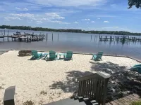 Sleeps 6- 2 bedrooms with private baths, crib, bay access, pool, mins to Beach!