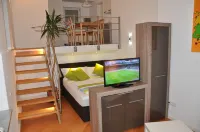 Live and sleep right on the Main at the gates of Bamberg World Heritage Hotels in Hallstadt