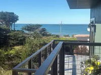 Relax And Enjoy The California Coast From This Lovely Private Suite