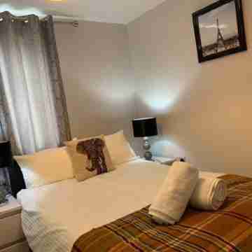 Luxury Modern Belfast City Center 2 Bed Apartment Rooms