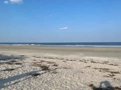 One Minute Walk To The Beach!
