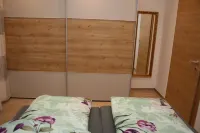 Residence Weinberg 8, modern vacation apartment with a little something extra Hotels in Nals