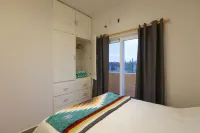 Steps away from the Beach!