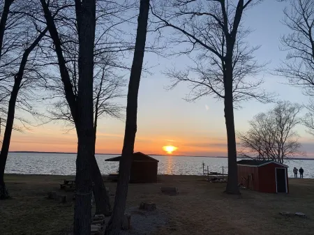 Six Bedroom Lakefront Home on Houghton Lake