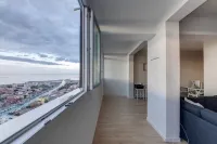 SUPER SEA VIEW PENTHOUSE