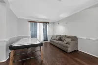 Luxury Dream Home with Pool and Surround Sound System. Close to Splash pad, etc. Hotels near Kroger