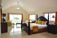Private Gated Entrance, Pool, Jacuzzi Tubs, Awesome Views, 7 bedrooms villa
