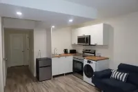 Modern Oasis Hideaway  호텔