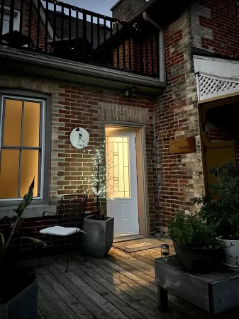 Victorian Apartment in the heart of Elora Отели в г. Wellington County