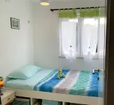 Bright apartment with terrace -3 people