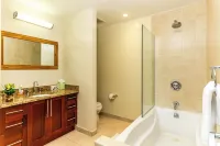 Villa Suba, Family-Sized Condo-5 minutes from the beautiful beach!