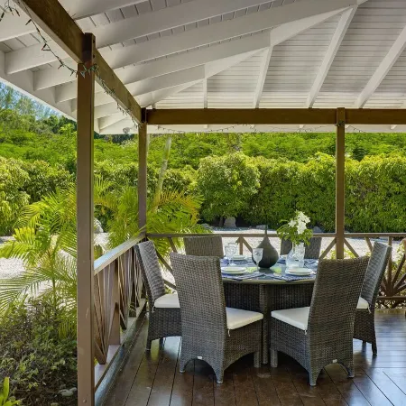 Luxury 6 Bed Villa With Pool, Mullins Bay