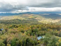 The Sommet - Magical Main Home and Guest Cottage