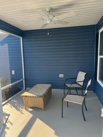 Modern Ultra Clean Patio Villa! Great location in the Villages!