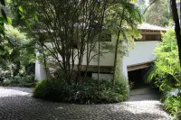 Home Season Refugio Teresopolis, surrounded by forest, environmental protection area