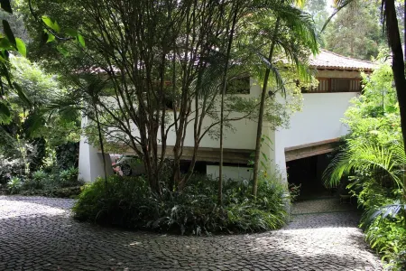 Home Season Refugio Teresopolis, surrounded by forest, environmental protection area