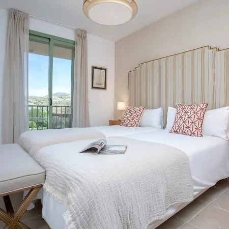 Exclusive 2BD Apartment Heated Pool Flamingos Golf