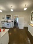 Registered Historic Edwardian Carriage House. Close to Katy's Cove.Pet Friendly.