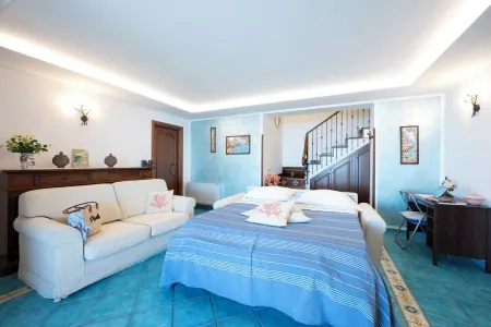 Casa NENNO with garden-solarium and beautiful view of the sea and the coast