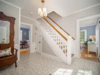 Gifford House: 4BR, Secluded Lake House on 1.5 Acres with Private Dock Hotels in Lakewood