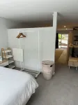Studio Apartment 100 meters from lake and walking track